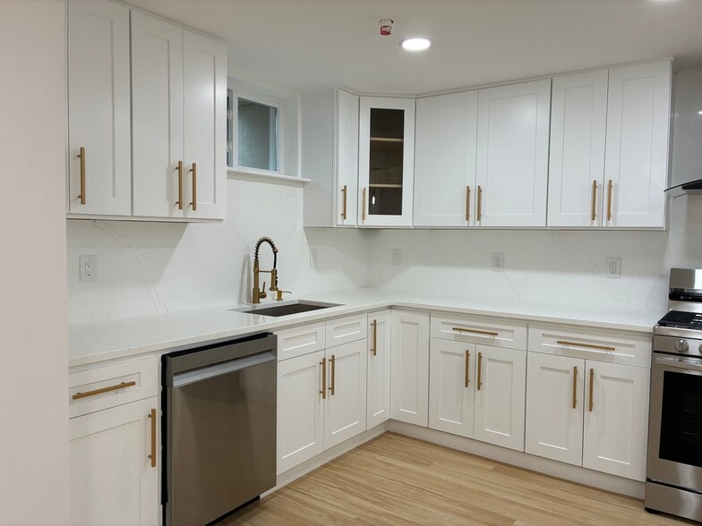 Kitchen - 716 11TH St