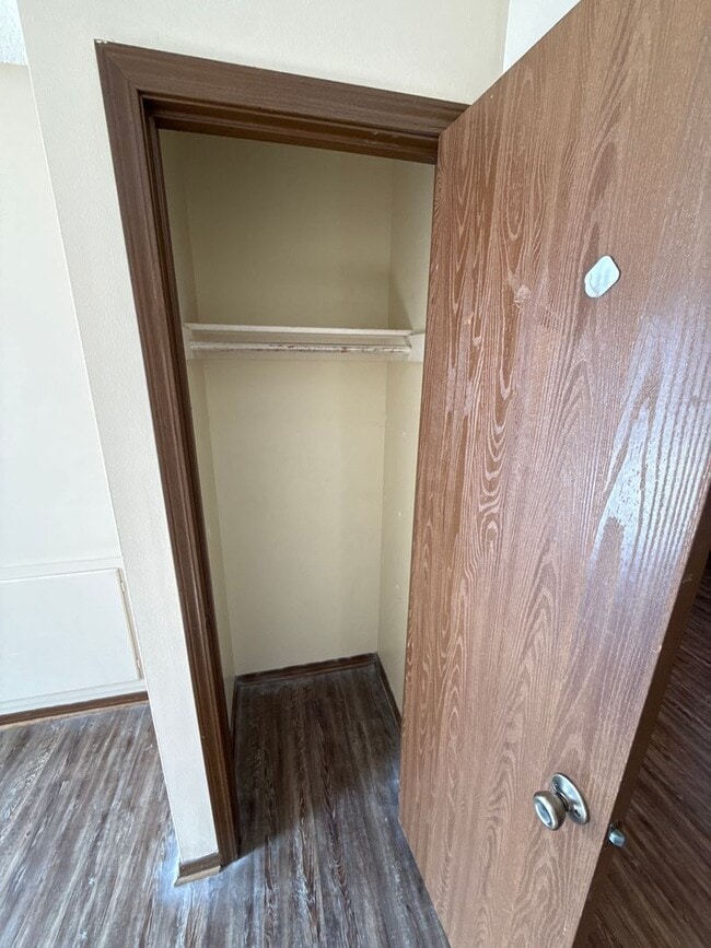 Building Photo - 1706 W 2nd St