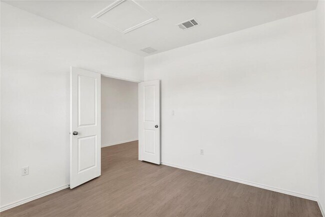 Building Photo - 114 Miglia St