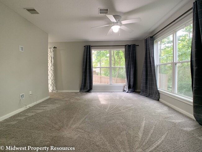 Building Photo - 3 Bedroom Home For Rent | Offered by Midwe...