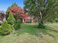 Building Photo - 6034 Sumner Rd