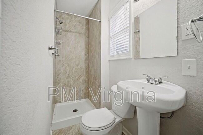 Building Photo - 864 W 36th St