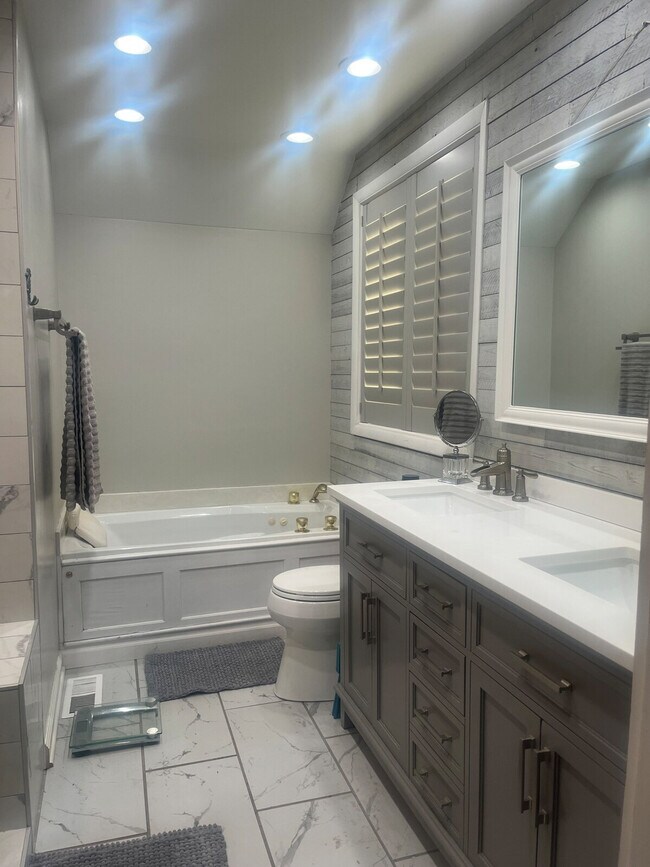 Building Photo - 47 Arabian Dr