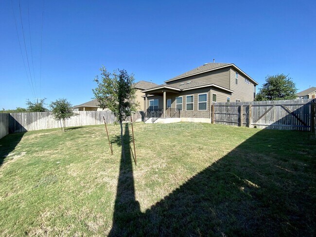 Building Photo - 1206 Ranch Falls