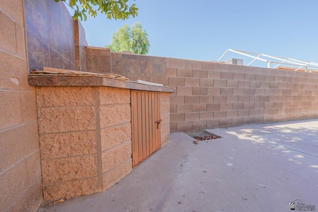 Building Photo - 2146 S 47th Ave