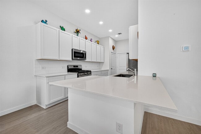 Building Photo - 2206 Via Cami Ln