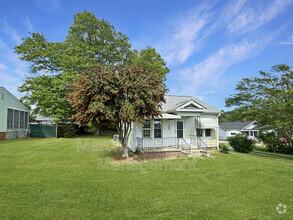 Building Photo - 5 E Belvue Rd