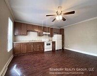 Building Photo - 39 Hickory St