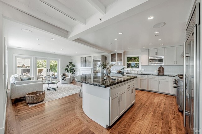 Building Photo - 544 Silverado Dr
