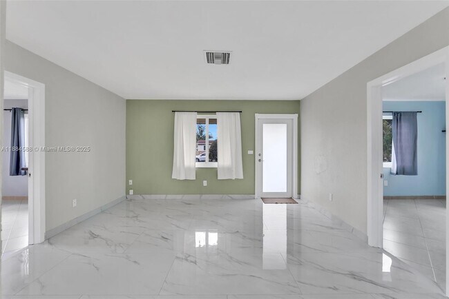 Building Photo - 7557 Farragut St