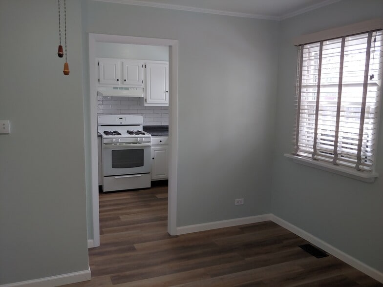 Building Photo - 2300 S Julian St