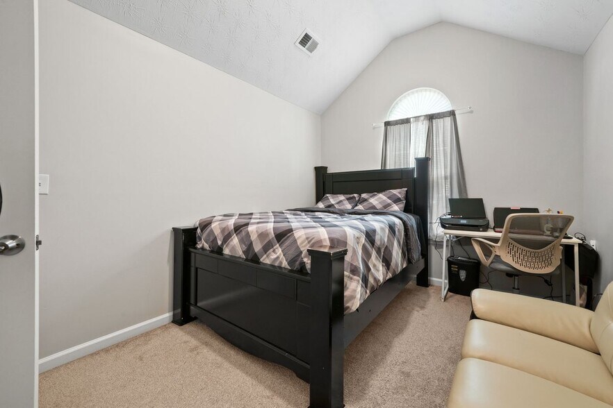 Building Photo - 30 Zebulon Pl