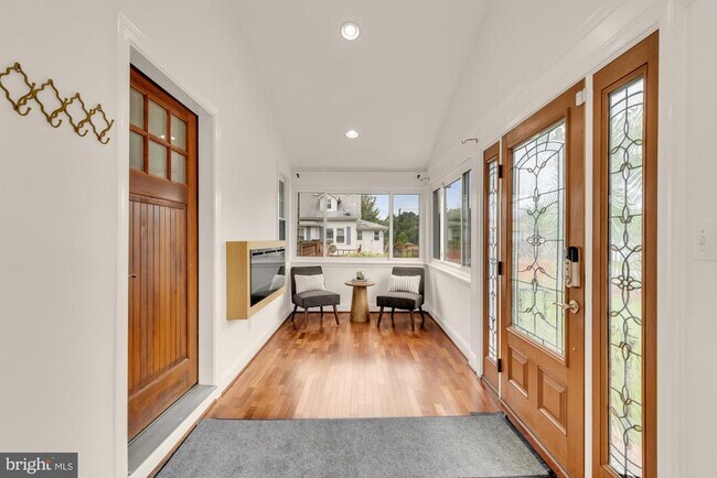 Building Photo - 8604 Woodlawn Ct