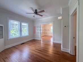 Building Photo - 2Bed/1bath Belmont Bungalow