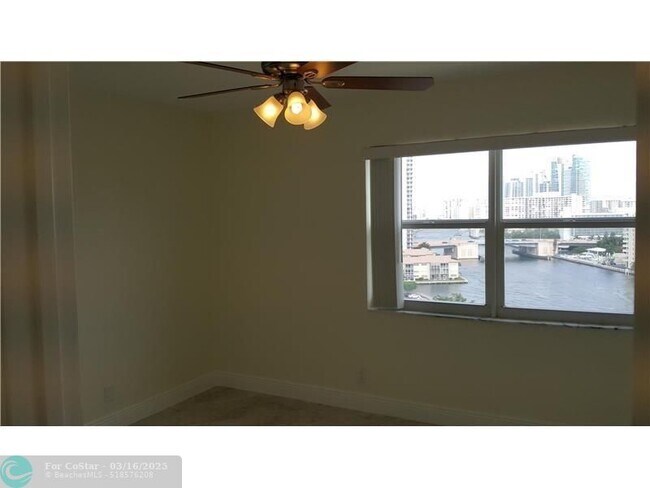 Building Photo - 121 Golden Isles Dr