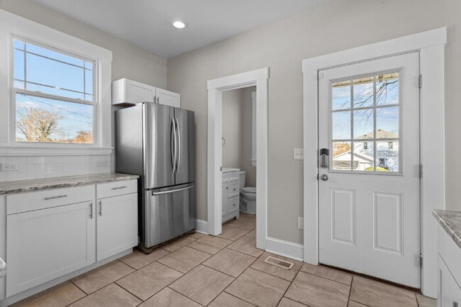 Building Photo - Updated 1920s Colonial in Northside – 3 Bed, 4 Bath – Available Now – $2,895/mo