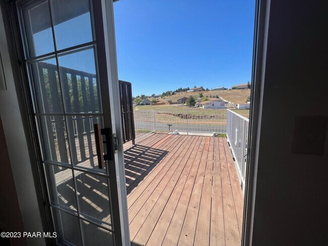 Building Photo - 9615 E Lakeshore Dr