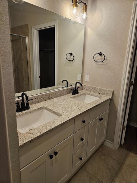 Building Photo - 1802 Los Olivios Wy