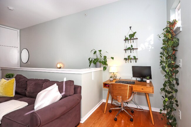 Building Photo - 2125 Southend Dr