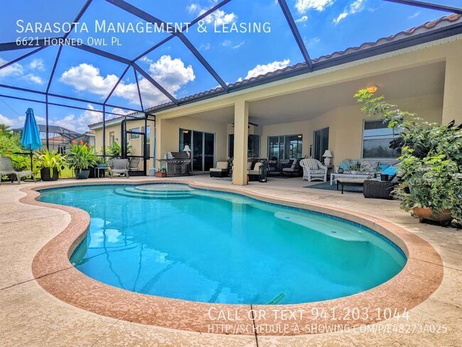 Building Photo - 4 Bed 3 Bath with Den Executive Pool Home ...