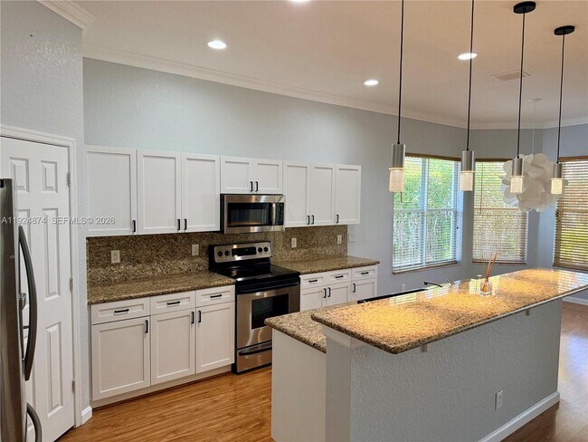 Building Photo - 1923 Harbor View Cir