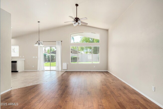 Building Photo - 2283 E Torrey Pines Pl