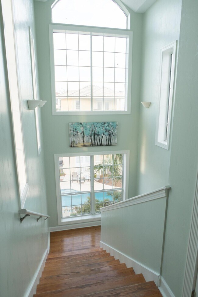 Building Photo - 223 Paradise by the Sea Blvd