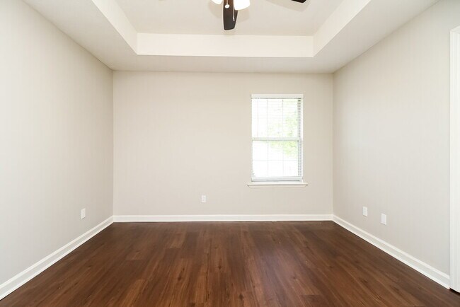 Building Photo - 617 Freedom Ct