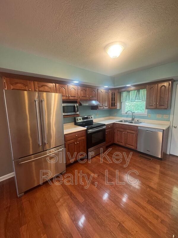Building Photo - 136 S Matlock Ave