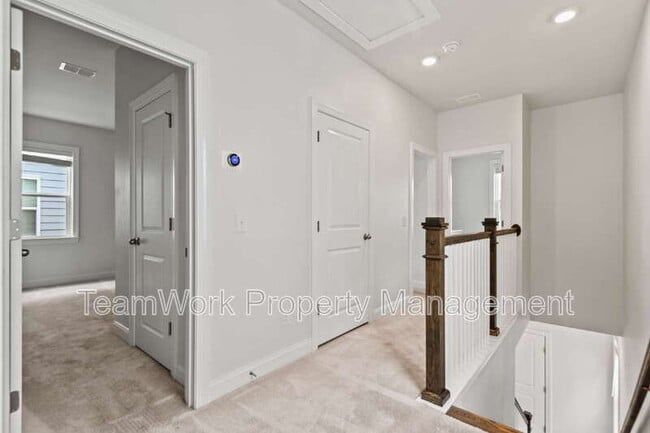 Building Photo - 165 Rowans Creek Dr