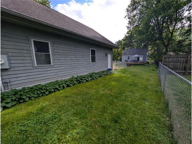 Building Photo - 5154 Mead Rd