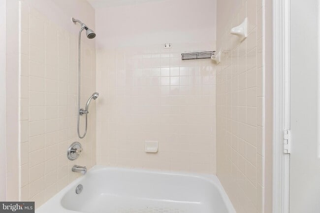Building Photo - 3343 Cape May Ct