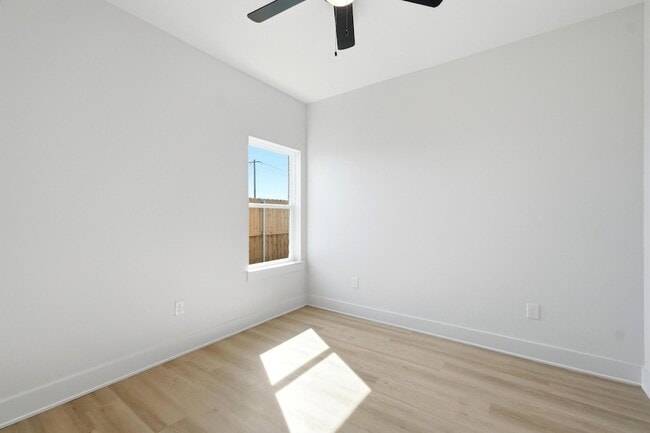 Building Photo - 6525 Inverness St