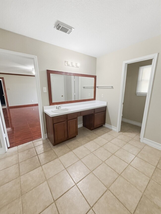 Building Photo - 3522 Colmar Way