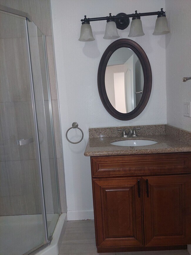 Building Photo - Discover Modern Living in Glendale's Newes...