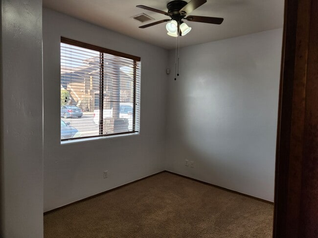 Building Photo - Furnished Bison Cove - 2 bed / 2 bath - Furnished Unit