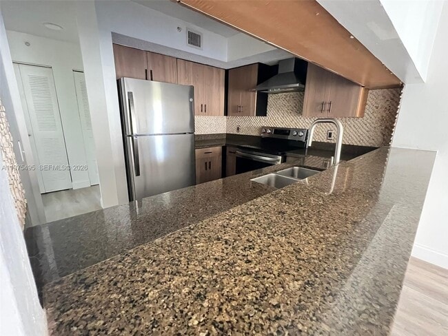 Building Photo - 440 S Park Rd