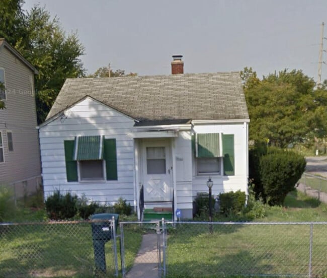 Primary Photo - 1302 Mann Ave