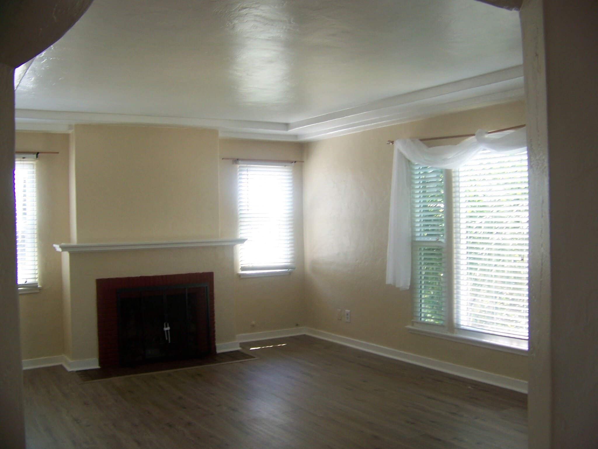 Building Photo - 2500 S Bronson Ave