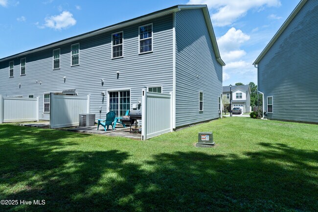 Building Photo - 306 Kenan Lp