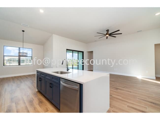 Building Photo - Brand new 4 bedroom 2 bath 3 car garage po...