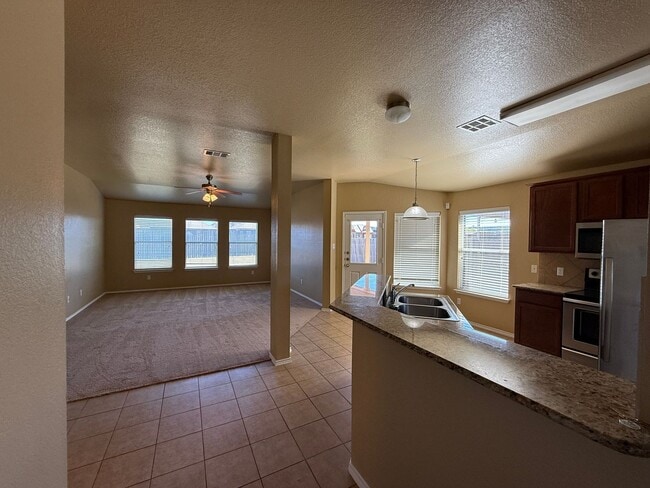 Building Photo - 2539 Red Fern Dr