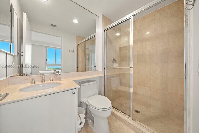 Building Photo - 789 Crandon Blvd