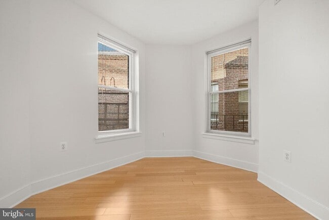 Building Photo - 1106 Columbia Rd NW