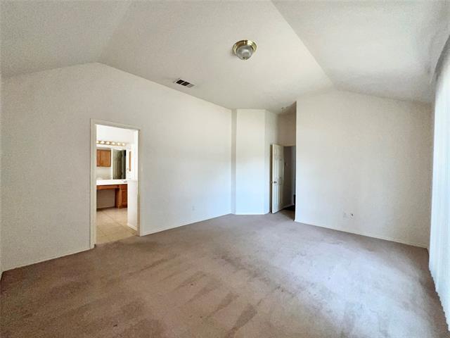 Building Photo - 5917 Vineyard Ln