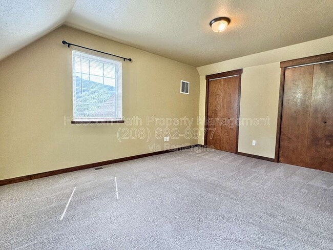 Building Photo - 23732 N Lakeview Blvd