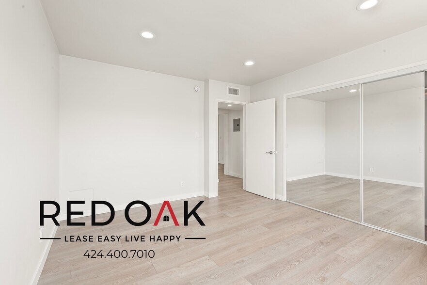 Building Photo - 1489 S Canfield Ave