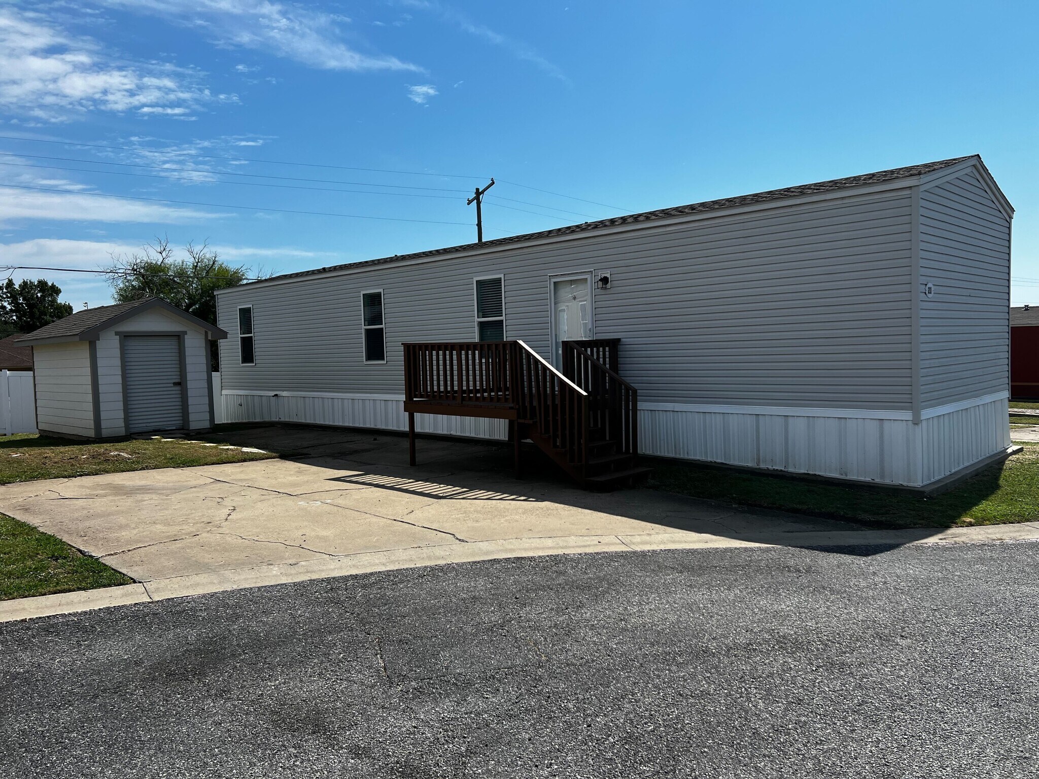 Building Photo - 709 N Collins Fwy