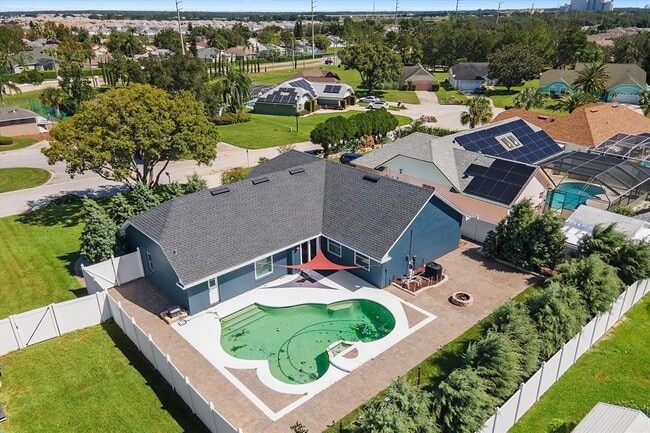 Building Photo - 5517 Loma Vista Dr E