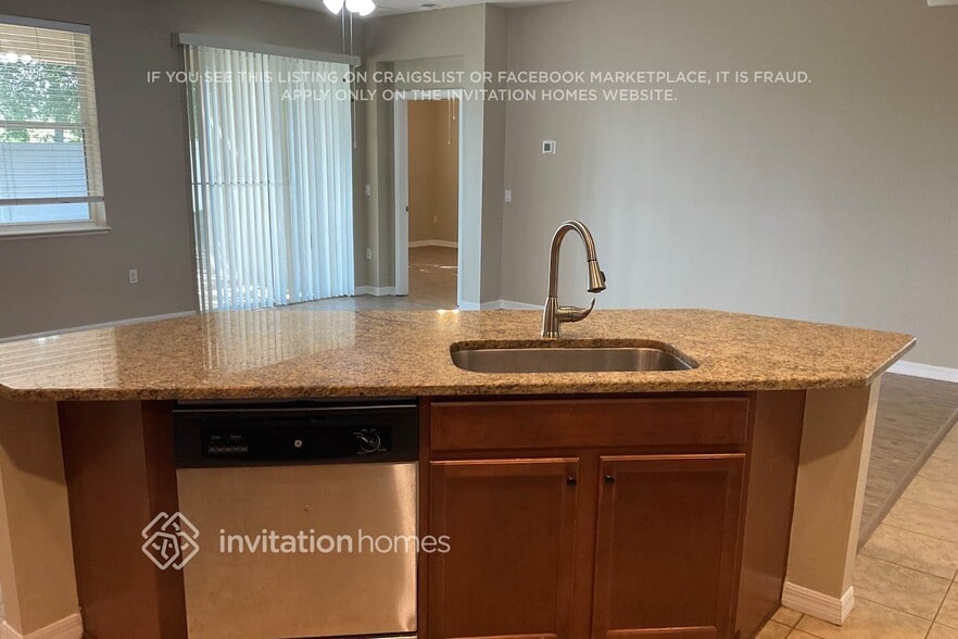 Building Photo - 742 Woods Landing Dr